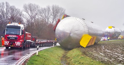 Heavy Haulage of Giant Tank Gone Wrong!